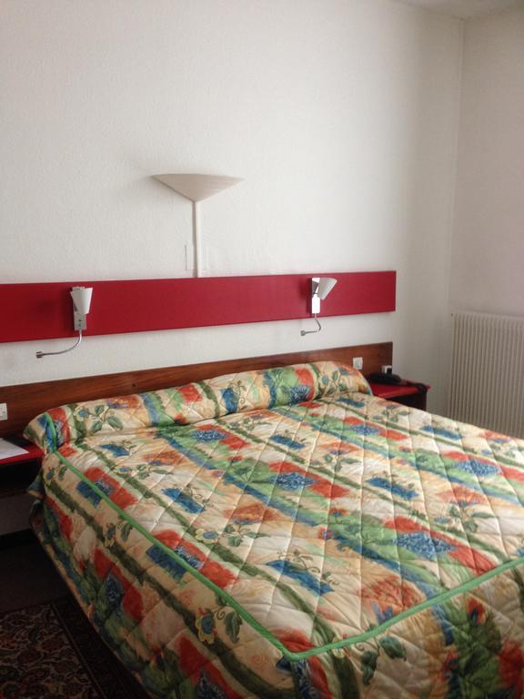 Hotel Union Саргемин Екстериор снимка